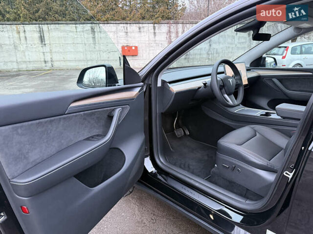 Черный Тесла Model Y, объемом двигателя 0 л и пробегом 19 тыс. км за 36500 $, фото 77 на Automoto.ua