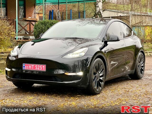 Черный Тесла Model Y, объемом двигателя 0.39 л и пробегом 71 тыс. км за 24400 $, фото 3 на Automoto.ua