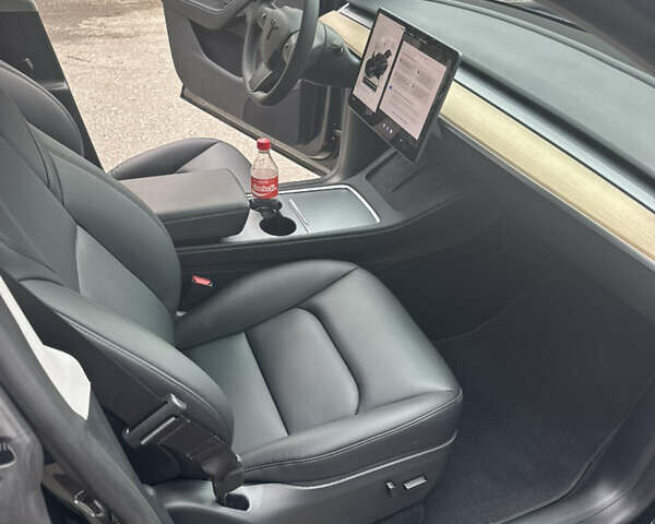 Черный Тесла Model Y, объемом двигателя 0 л и пробегом 7 тыс. км за 34300 $, фото 18 на Automoto.ua