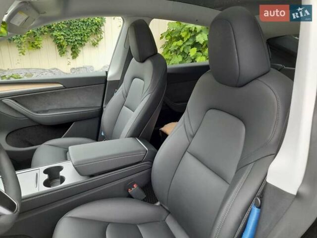 Черный Тесла Model Y, объемом двигателя 0 л и пробегом 21 тыс. км за 29000 $, фото 13 на Automoto.ua