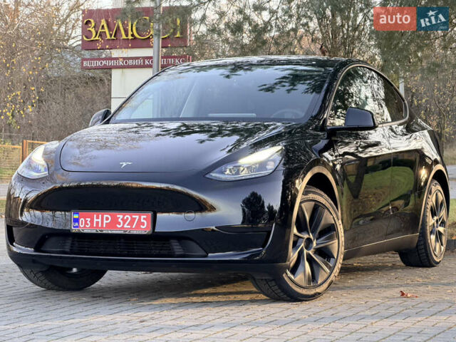 Черный Тесла Model Y, объемом двигателя 0 л и пробегом 4 тыс. км за 29800 $, фото 1 на Automoto.ua