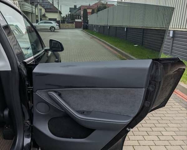 Чорний Тесла Model Y, об'ємом двигуна 0 л та пробігом 17 тис. км за 27500 $, фото 21 на Automoto.ua