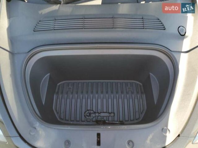 Черный Тесла Model Y, объемом двигателя 0 л и пробегом 10 тыс. км за 12500 $, фото 10 на Automoto.ua