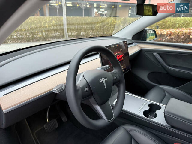 Черный Тесла Model Y, объемом двигателя 0 л и пробегом 48 тыс. км за 31500 $, фото 30 на Automoto.ua