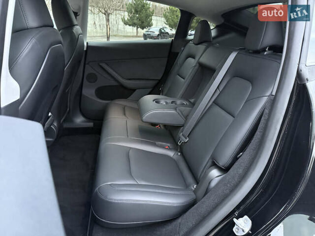 Черный Тесла Model Y, объемом двигателя 0 л и пробегом 19 тыс. км за 36500 $, фото 74 на Automoto.ua