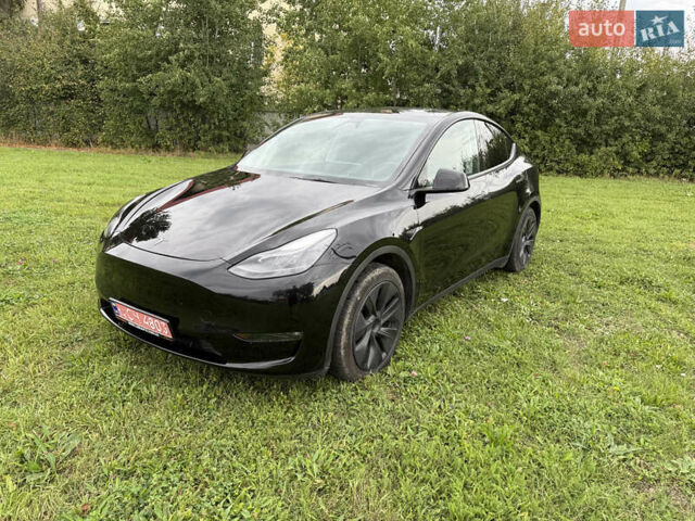 Черный Тесла Model Y, объемом двигателя 0 л и пробегом 18 тыс. км за 27998 $, фото 8 на Automoto.ua