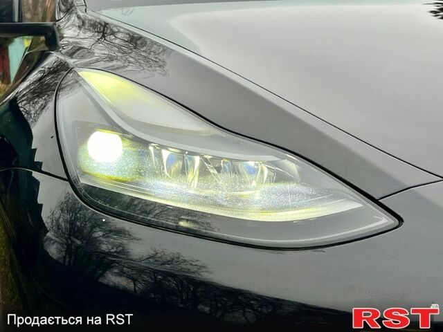 Черный Тесла Model Y, объемом двигателя 0.39 л и пробегом 71 тыс. км за 24400 $, фото 4 на Automoto.ua