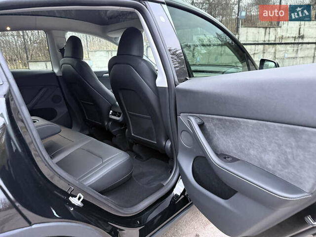 Черный Тесла Model Y, объемом двигателя 0 л и пробегом 19 тыс. км за 36500 $, фото 62 на Automoto.ua
