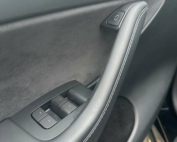 Чорний Тесла Model Y, об'ємом двигуна 0 л та пробігом 20 тис. км за 31900 $, фото 26 на Automoto.ua