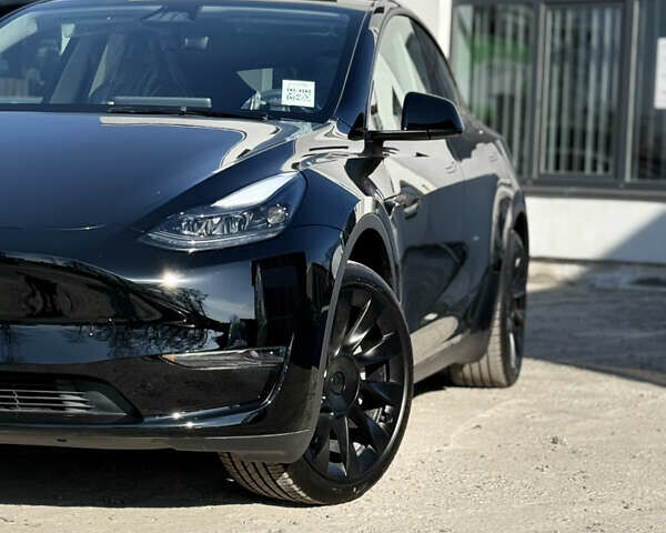 Черный Тесла Model Y, объемом двигателя 0 л и пробегом 1 тыс. км за 37500 $, фото 5 на Automoto.ua