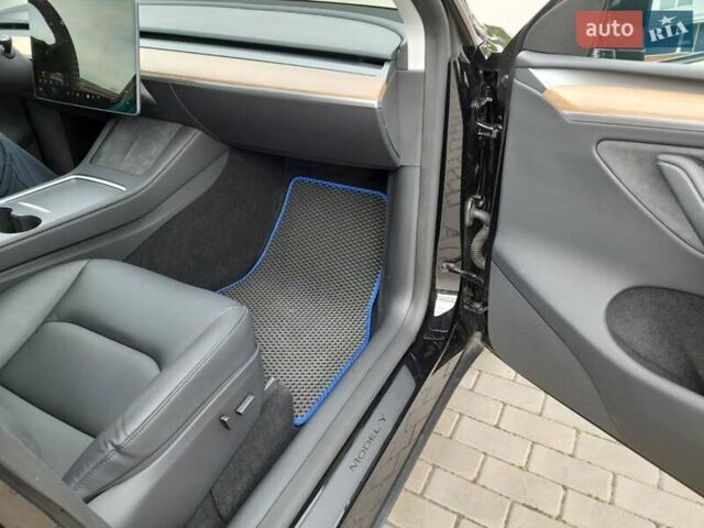 Черный Тесла Model Y, объемом двигателя 0 л и пробегом 21 тыс. км за 29000 $, фото 17 на Automoto.ua