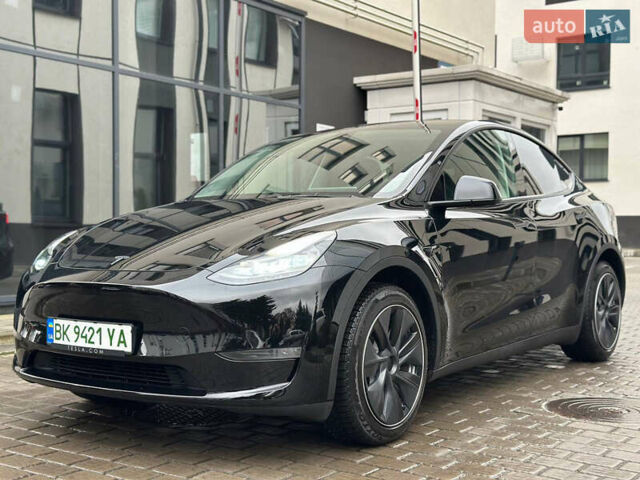 Черный Тесла Model Y, объемом двигателя 0 л и пробегом 4 тыс. км за 37777 $, фото 9 на Automoto.ua