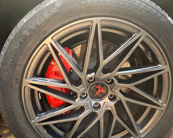 Черный Тесла Model Y, объемом двигателя 0 л и пробегом 13 тыс. км за 32000 $, фото 9 на Automoto.ua