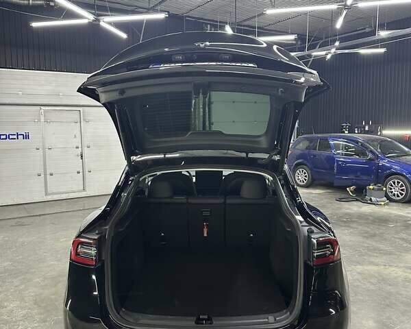 Черный Тесла Model Y, объемом двигателя 0 л и пробегом 80 тыс. км за 28000 $, фото 9 на Automoto.ua