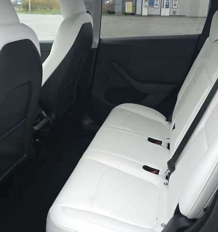 Чорний Тесла Model Y, об'ємом двигуна 0 л та пробігом 8 тис. км за 33000 $, фото 10 на Automoto.ua