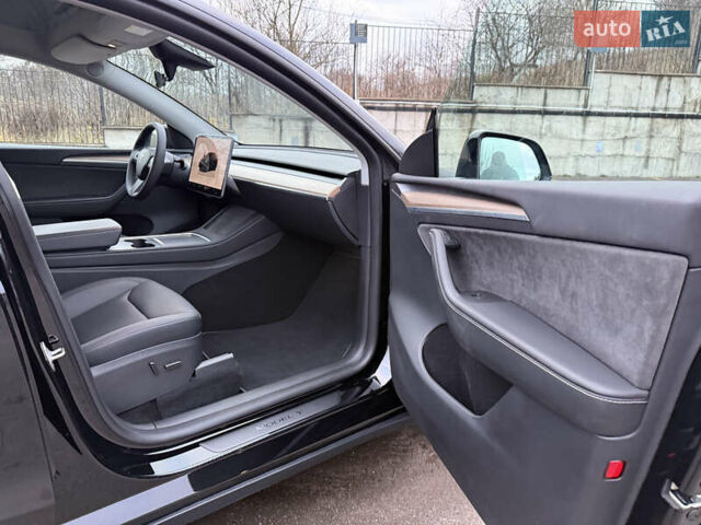 Черный Тесла Model Y, объемом двигателя 0 л и пробегом 19 тыс. км за 36500 $, фото 46 на Automoto.ua