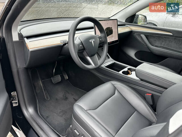 Тесла Model Y 2024 в Ровно на Automoto.ua Черный Тесла Model Y, объемом двигателя 0 л и пробегом 19 тыс. км за 36800 $, фото 14 на Automoto.ua