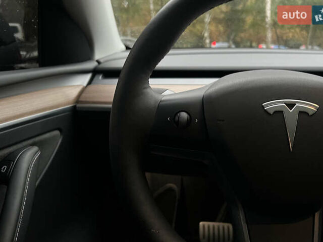 Черный Тесла Model Y, объемом двигателя 0 л и пробегом 10 тыс. км за 34900 $, фото 10 на Automoto.ua