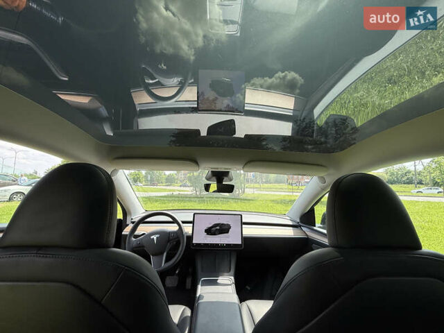 Черный Тесла Model Y, объемом двигателя 0 л и пробегом 18 тыс. км за 27998 $, фото 3 на Automoto.ua