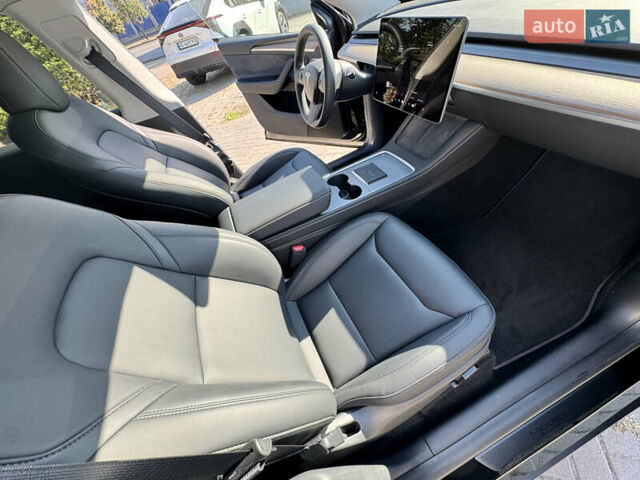 Черный Тесла Model Y, объемом двигателя 0 л и пробегом 32 тыс. км за 38000 $, фото 16 на Automoto.ua