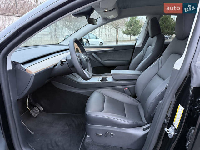 Черный Тесла Model Y, объемом двигателя 0 л и пробегом 19 тыс. км за 36500 $, фото 81 на Automoto.ua