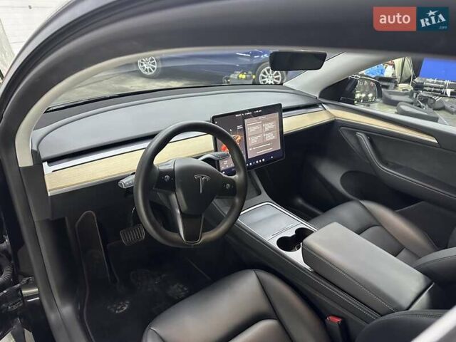 Черный Тесла Model Y, объемом двигателя 0 л и пробегом 80 тыс. км за 28000 $, фото 14 на Automoto.ua