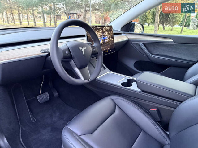Черный Тесла Model Y, объемом двигателя 0 л и пробегом 4 тыс. км за 29800 $, фото 15 на Automoto.ua