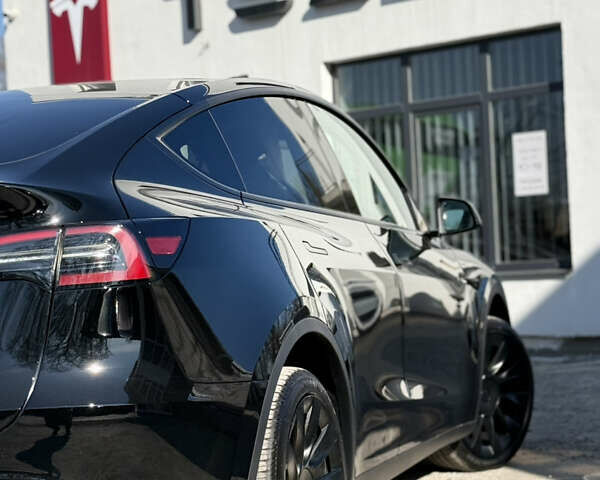 Черный Тесла Model Y, объемом двигателя 0 л и пробегом 1 тыс. км за 37500 $, фото 17 на Automoto.ua