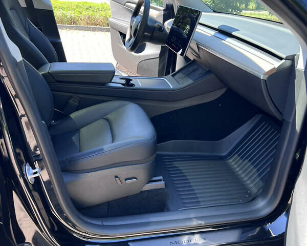 Чорний Тесла Model Y, об'ємом двигуна 0 л та пробігом 46 тис. км за 26999 $, фото 20 на Automoto.ua