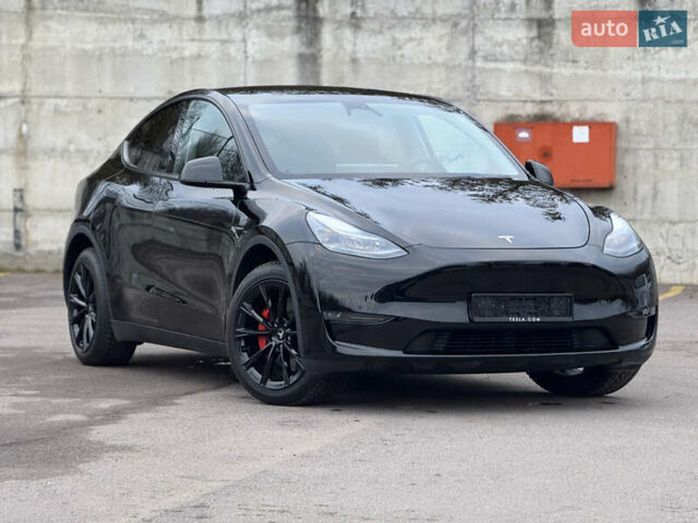 Черный Тесла Model Y, объемом двигателя 0 л и пробегом 19 тыс. км за 36500 $, фото 4 на Automoto.ua