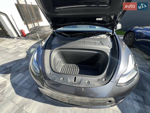 Черный Тесла Model Y, объемом двигателя 0 л и пробегом 1 тыс. км за 34900 $, фото 9 на Automoto.ua