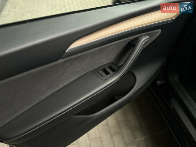 Чорний Тесла Model Y, об'ємом двигуна 0 л та пробігом 11 тис. км за 32800 $, фото 9 на Automoto.ua