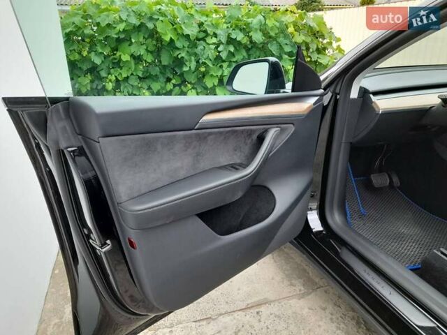 Черный Тесла Model Y, объемом двигателя 0 л и пробегом 21 тыс. км за 29000 $, фото 11 на Automoto.ua
