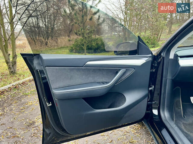 Черный Тесла Model Y, объемом двигателя 0 л и пробегом 71 тыс. км за 24400 $, фото 25 на Automoto.ua