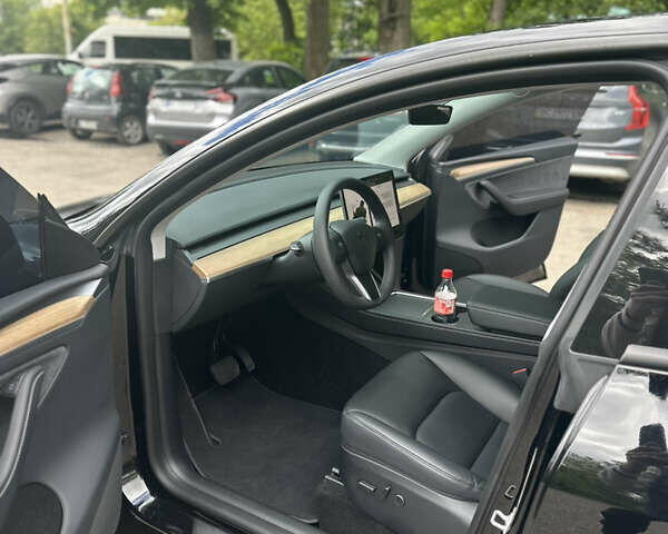 Черный Тесла Model Y, объемом двигателя 0 л и пробегом 7 тыс. км за 34300 $, фото 22 на Automoto.ua