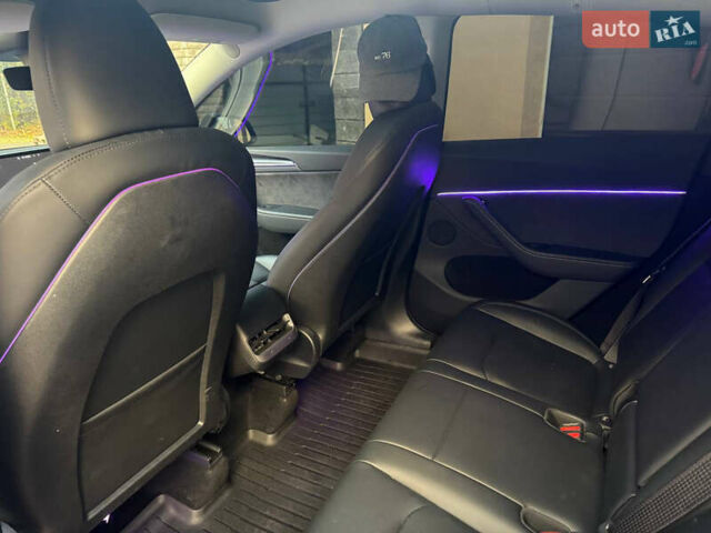 Черный Тесла Model Y, объемом двигателя 0 л и пробегом 13 тыс. км за 32000 $, фото 7 на Automoto.ua