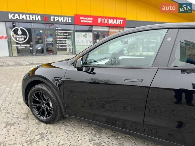Черный Тесла Model Y, объемом двигателя 0 л и пробегом 19 тыс. км за 33000 $, фото 4 на Automoto.ua