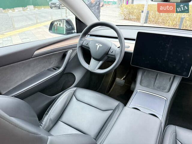 Черный Тесла Model Y, объемом двигателя 0 л и пробегом 48 тыс. км за 31500 $, фото 24 на Automoto.ua