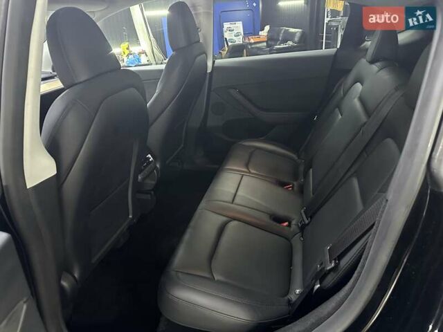 Черный Тесла Model Y, объемом двигателя 0 л и пробегом 80 тыс. км за 28000 $, фото 16 на Automoto.ua