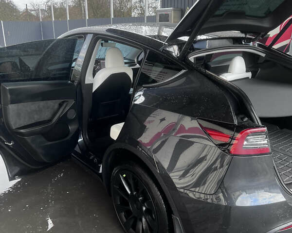Черный Тесла Model Y, объемом двигателя 0 л и пробегом 24 тыс. км за 33000 $, фото 19 на Automoto.ua