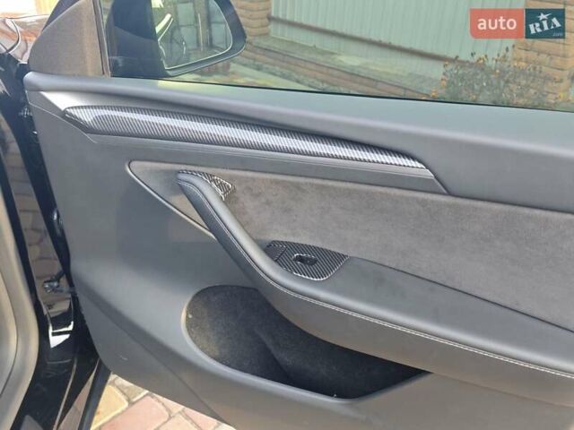 Черный Тесла Model Y, объемом двигателя 0 л и пробегом 13 тыс. км за 32000 $, фото 9 на Automoto.ua