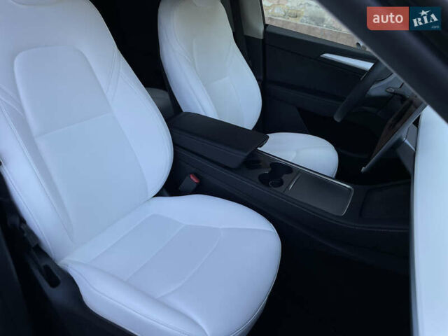 Черный Тесла Model Y, объемом двигателя 0 л и пробегом 36 тыс. км за 32000 $, фото 26 на Automoto.ua