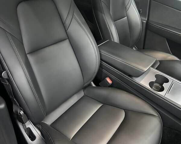 Черный Тесла Model Y, объемом двигателя 0 л и пробегом 80 тыс. км за 28000 $, фото 22 на Automoto.ua