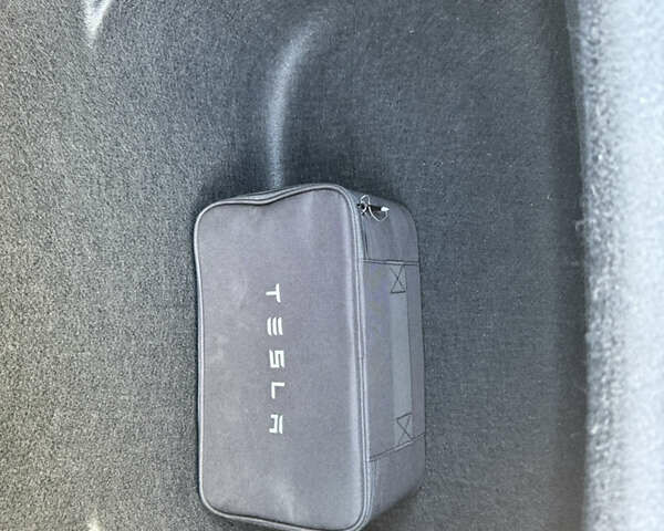 Черный Тесла Model Y, объемом двигателя 0 л и пробегом 32 тыс. км за 38000 $, фото 13 на Automoto.ua