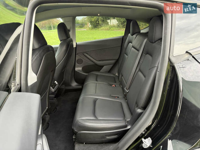 Черный Тесла Model Y, объемом двигателя 0 л и пробегом 18 тыс. км за 27998 $, фото 9 на Automoto.ua