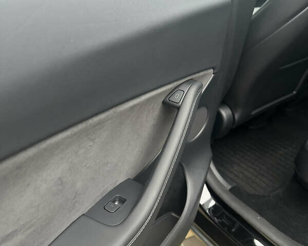 Чорний Тесла Model Y, об'ємом двигуна 0 л та пробігом 20 тис. км за 31900 $, фото 8 на Automoto.ua