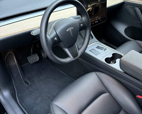 Черный Тесла Model Y, объемом двигателя 0 л и пробегом 9 тыс. км за 31000 $, фото 11 на Automoto.ua