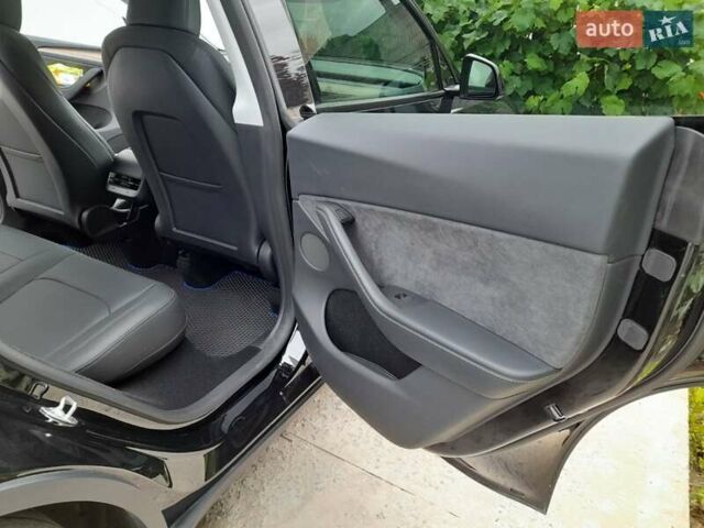 Черный Тесла Model Y, объемом двигателя 0 л и пробегом 21 тыс. км за 29000 $, фото 14 на Automoto.ua