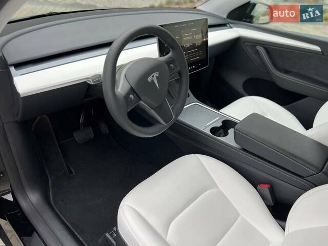 Черный Тесла Model Y, объемом двигателя 0 л и пробегом 19 тыс. км за 33000 $, фото 16 на Automoto.ua