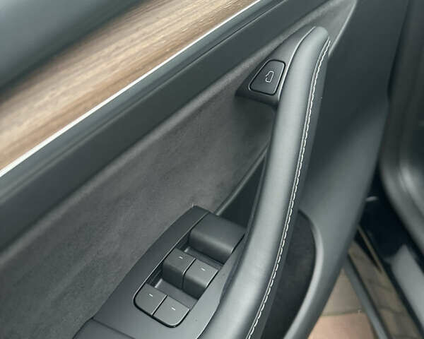 Чорний Тесла Model Y, об'ємом двигуна 0 л та пробігом 20 тис. км за 31900 $, фото 18 на Automoto.ua